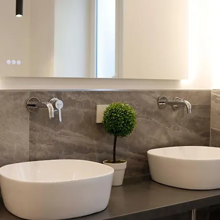 Apartment Casaviva-modern Elegant Trilo In Castelletto *