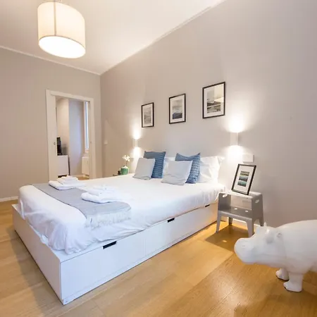 Casaviva-modern Elegant Trilo In Castelletto Apartamento Génova