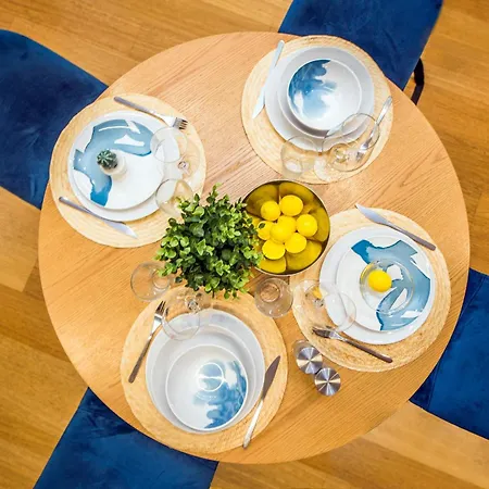 Casaviva-modern Elegant Trilo In Castelletto Génova